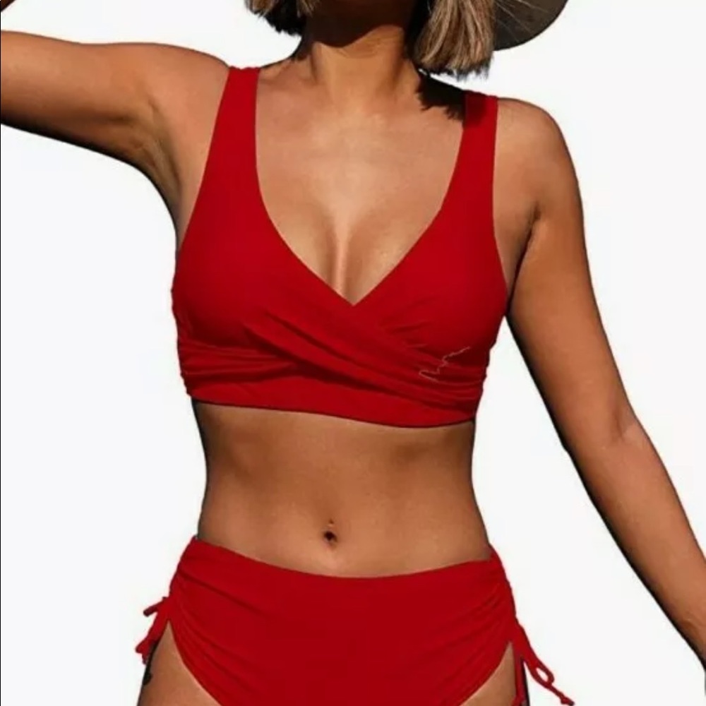 Solid Twist Front Drawstring Side Bikini Set in Red. Size Medium